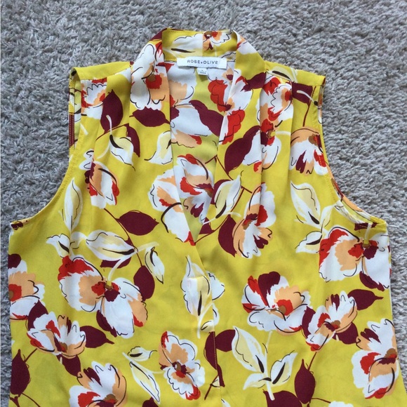 Rose + Olive Sleeveless Blouse - Picture 4 of 16